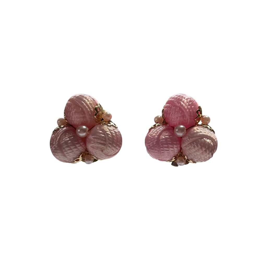 Vintage Japan Pink Textured Bead Faux Pearl‎ Cluster Clip On Earrings Gold Tone